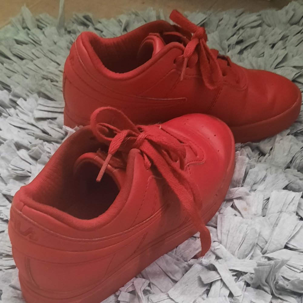 boys sneaker